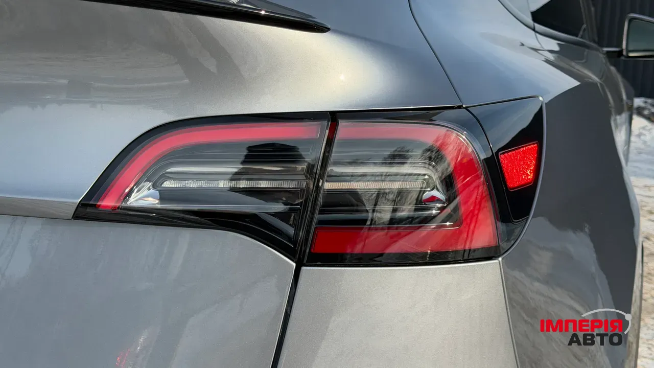 Tesla Model Y - фото 18