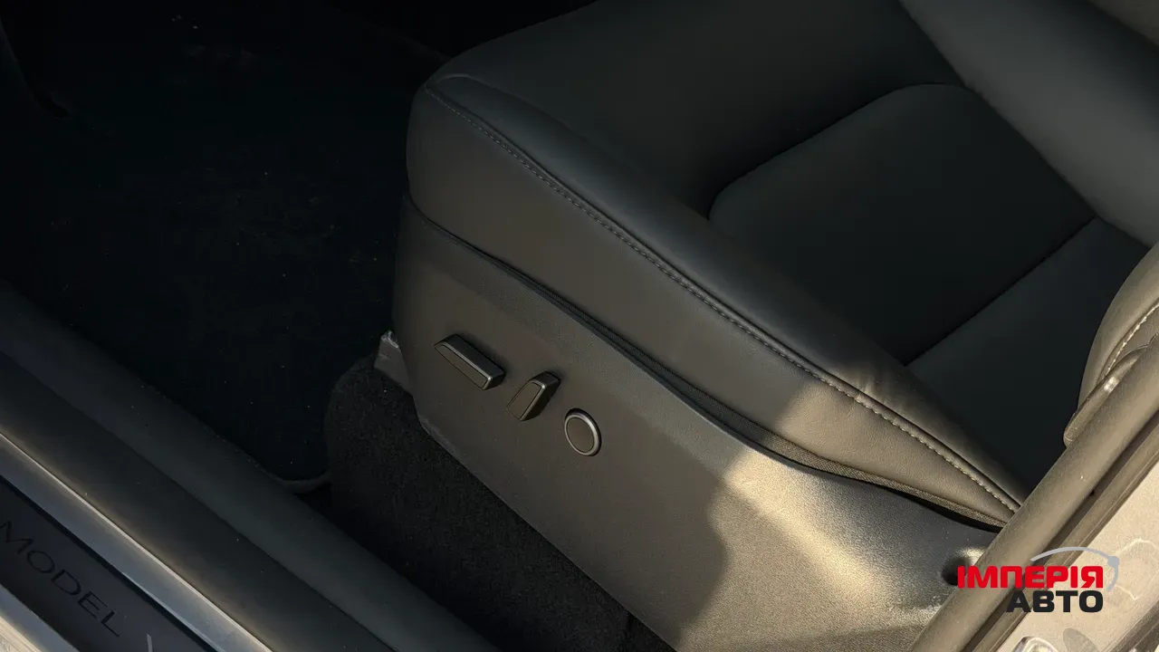 Tesla Model Y - фото 33