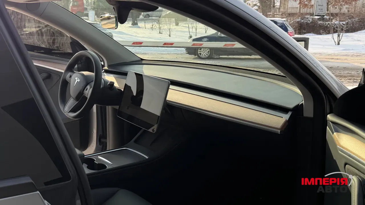 Tesla Model Y - фото 38