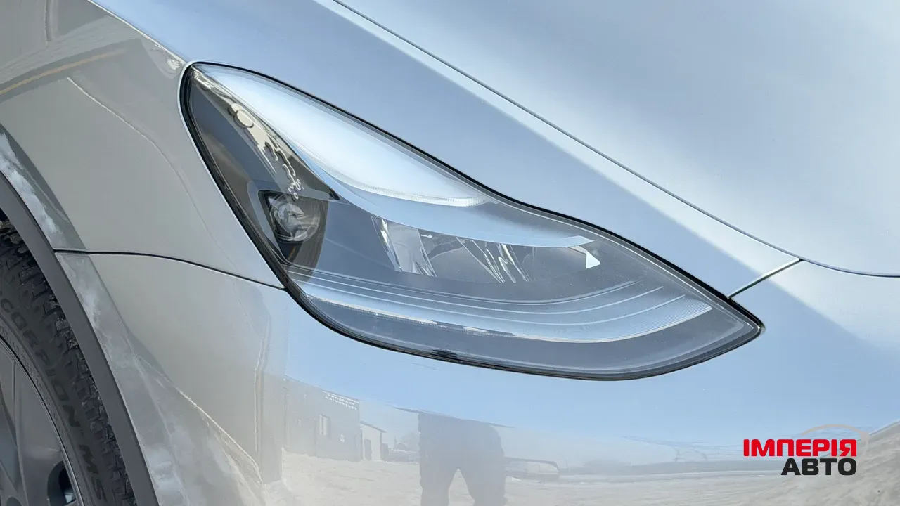 Tesla Model Y - фото 12