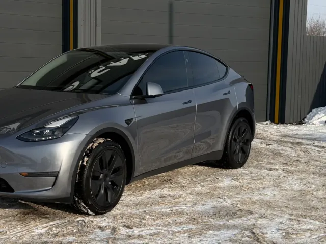 Tesla Model Y - фото 3