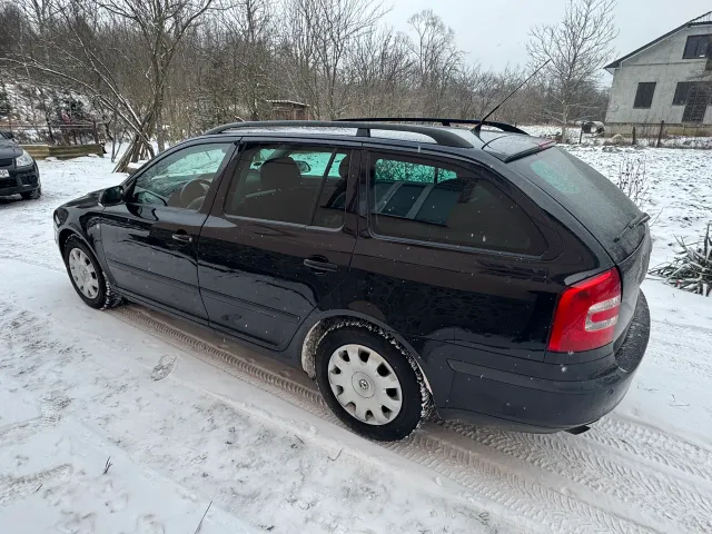 Skoda Octavia - фото 4