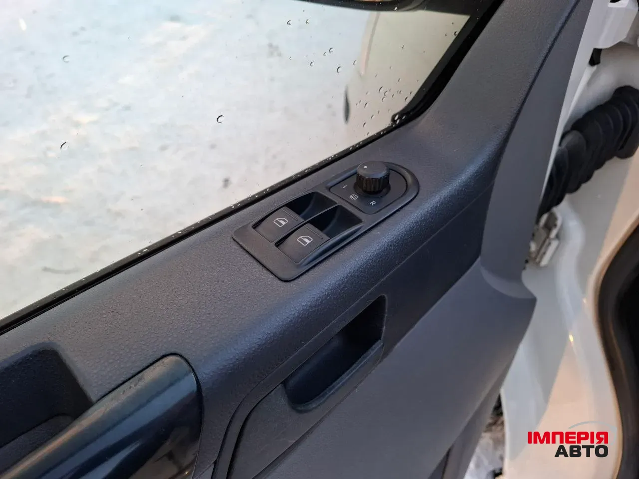 Volkswagen Transporter - фото 9