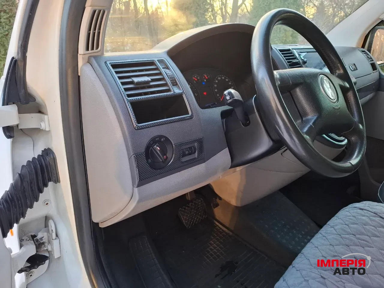 Volkswagen Transporter - фото 10