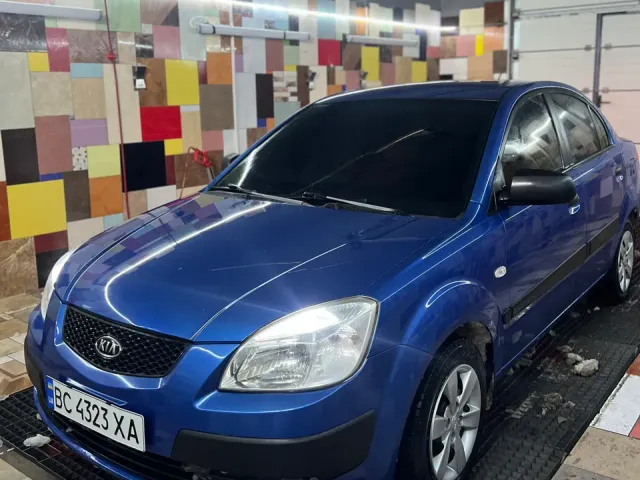 Kia Rio - фото 1