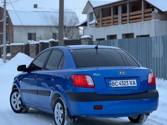 Kia Rio - фото 3