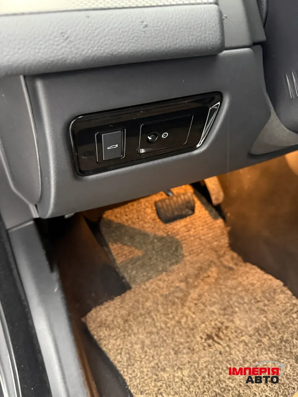 Jaguar XF - фото 20