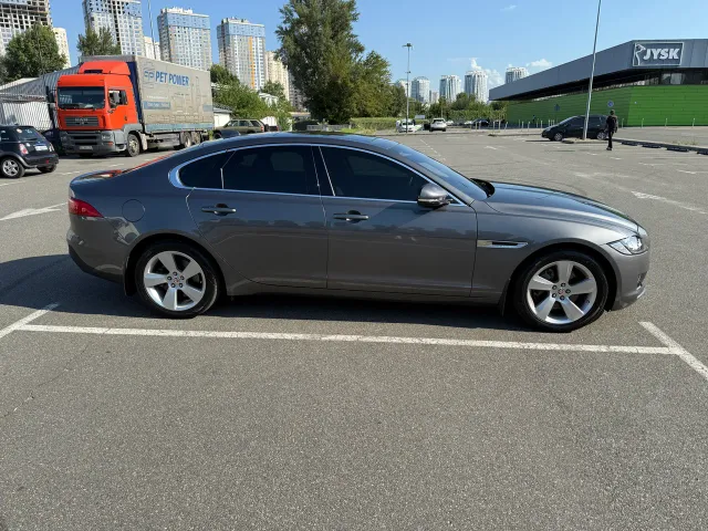 Jaguar XF - фото 3