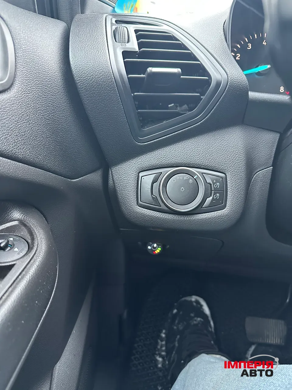 Ford Escape - фото 24