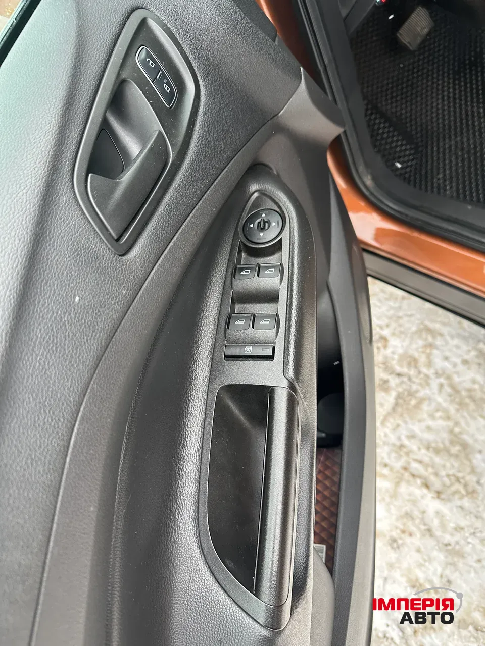 Ford Escape - фото 14