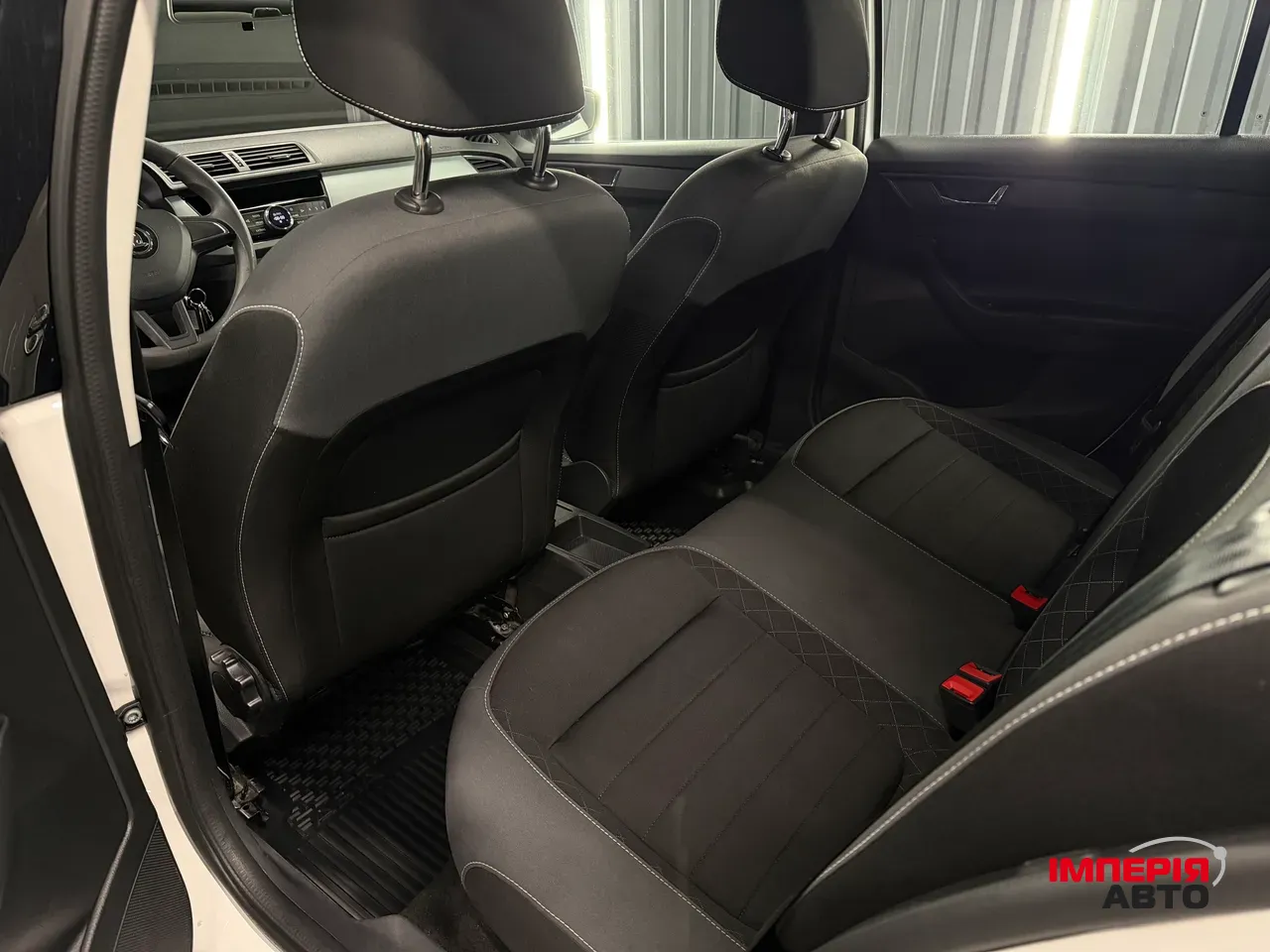 Skoda Fabia - фото 8