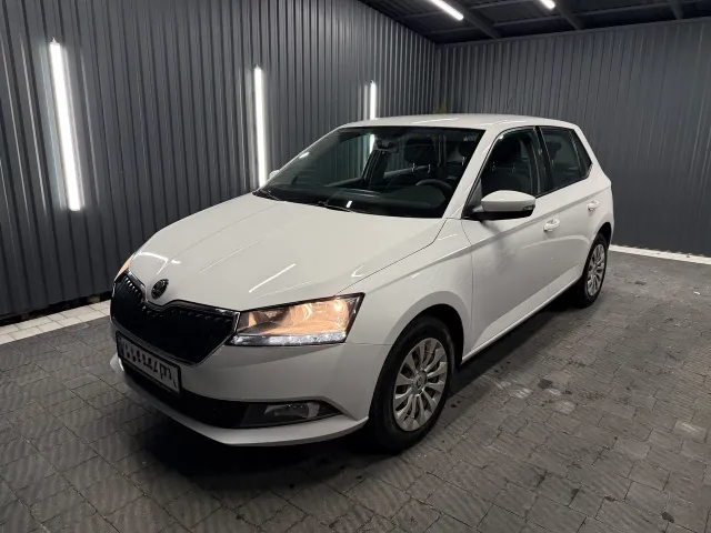 Skoda Fabia - фото 2