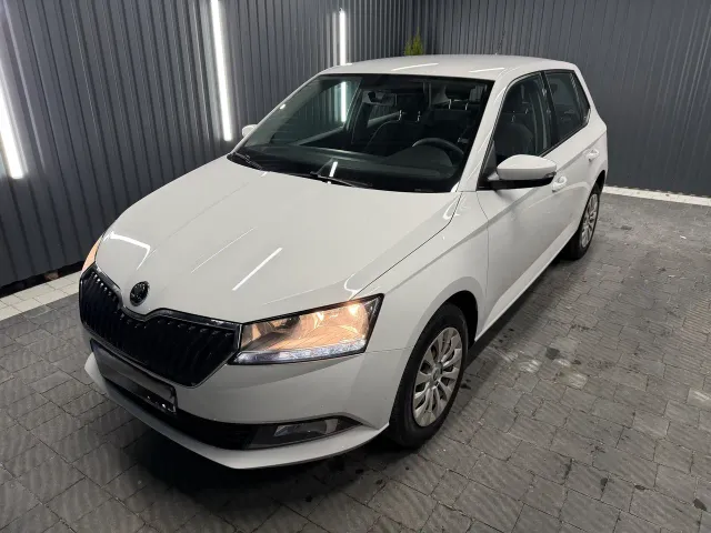 Skoda Fabia - фото 5