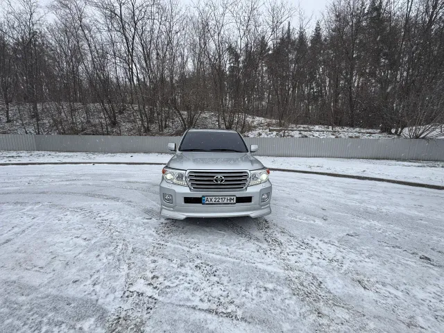 Toyota Land Cruiser - фото 2