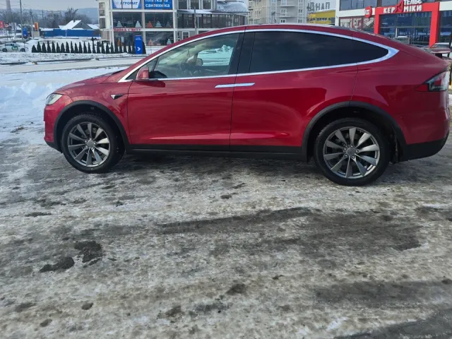 Tesla Model X - фото 3
