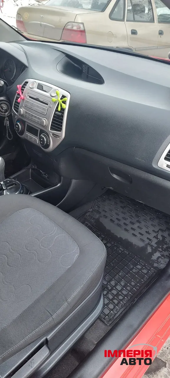 Hyundai i20 - фото 4