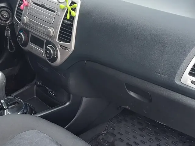 Hyundai i20 - фото 4