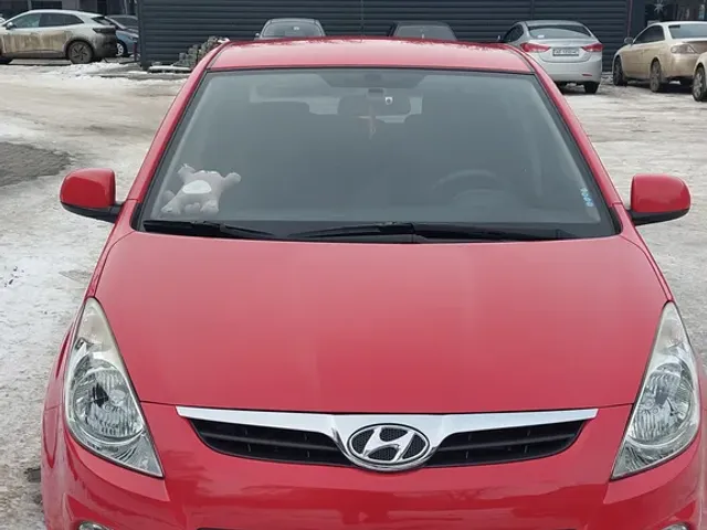 Hyundai i20 - фото 1