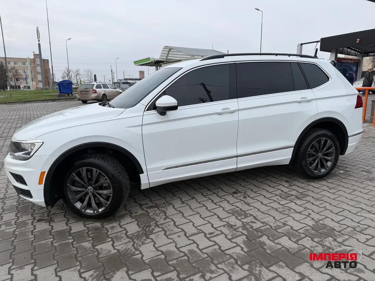 Volkswagen Tiguan - фото 2