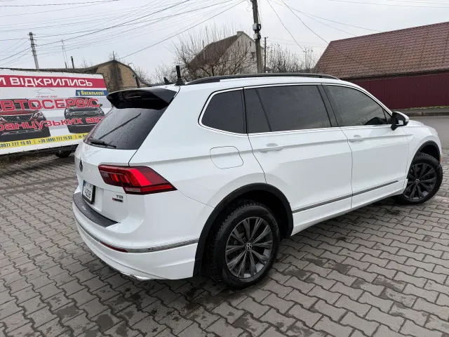 Volkswagen Tiguan - фото 4