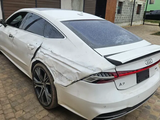 Audi A7 - фото 2