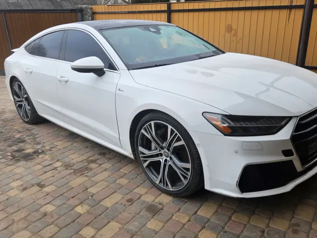 Audi A7 - фото 3