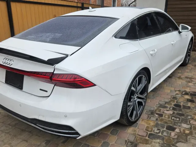 Audi A7 - фото 4