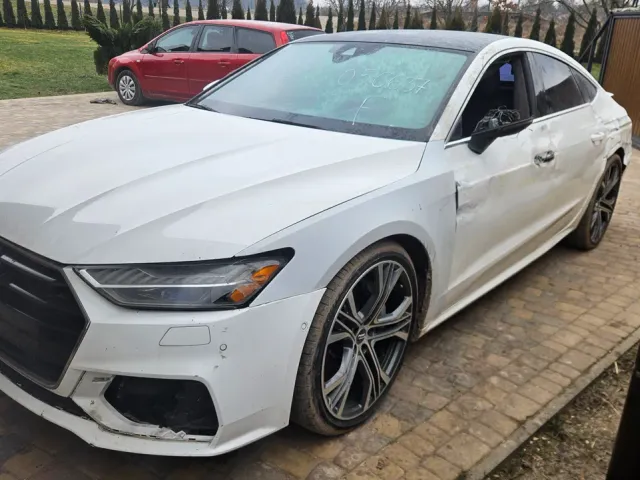 Audi A7 - фото 1