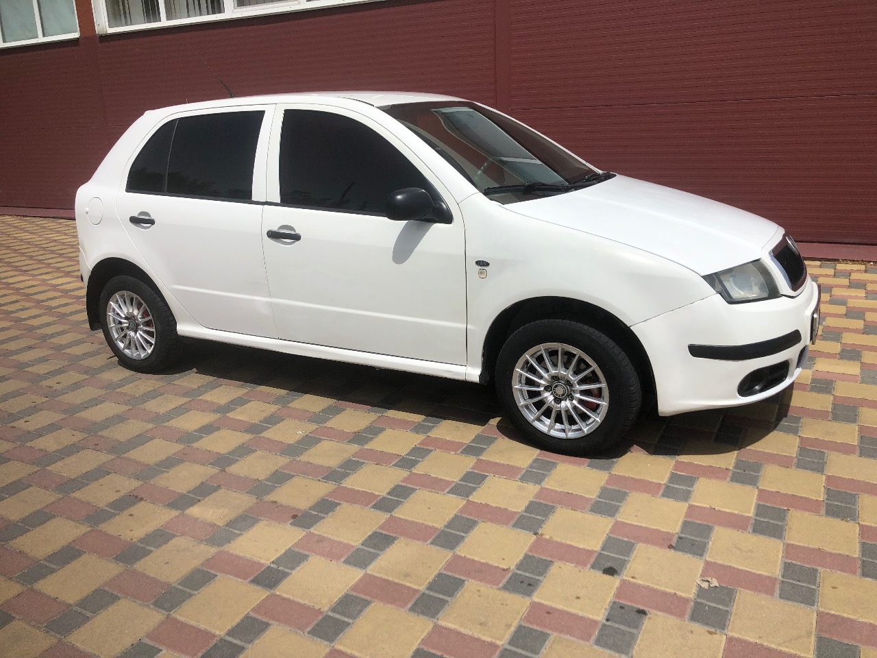 Skoda Fabia - фото 4