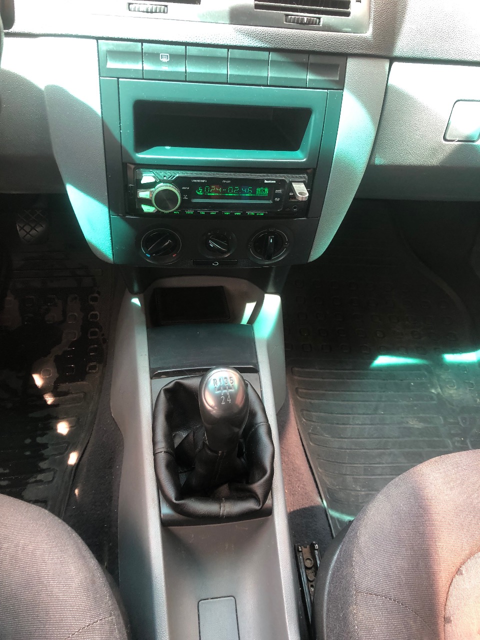 Skoda Fabia - фото 6