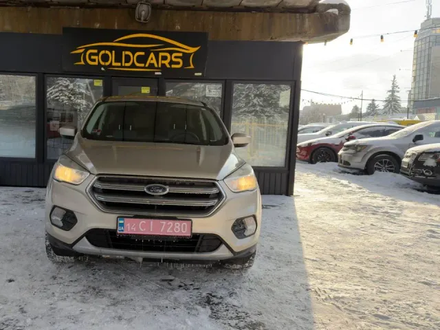 Ford Escape - фото 1