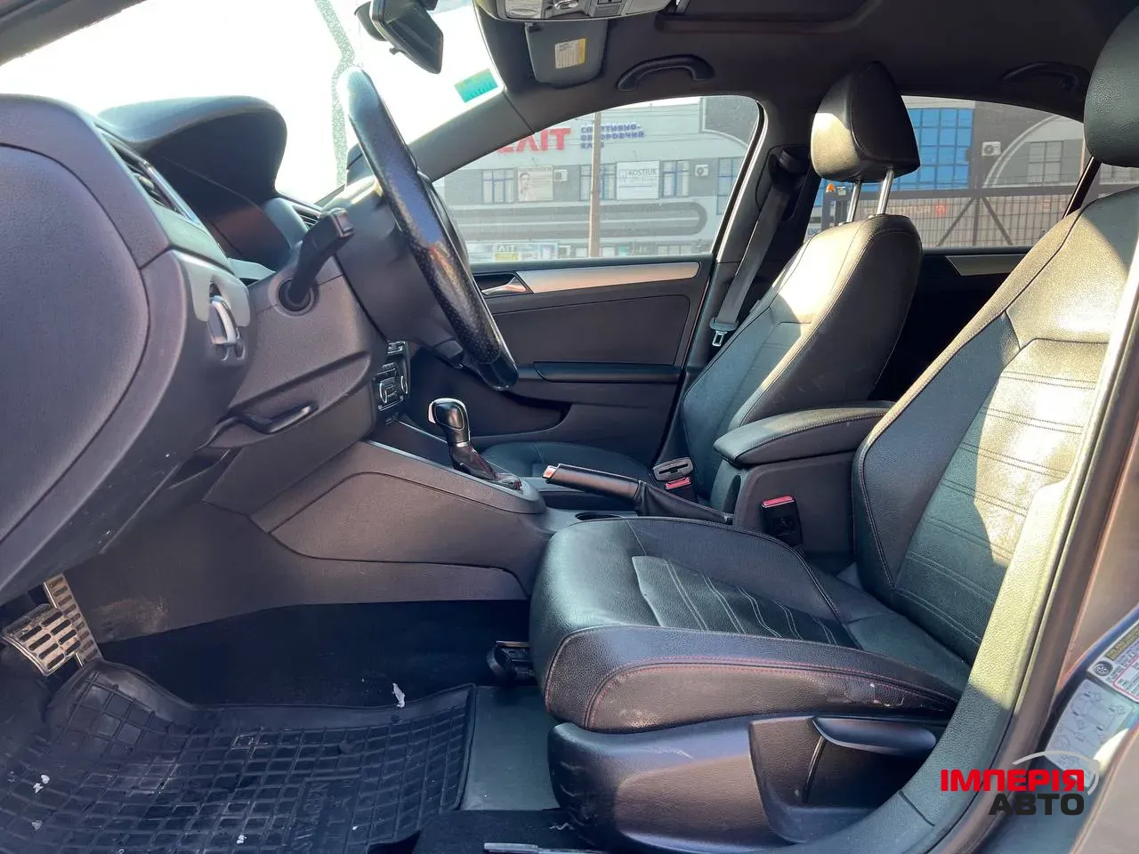 Volkswagen Jetta - фото 4