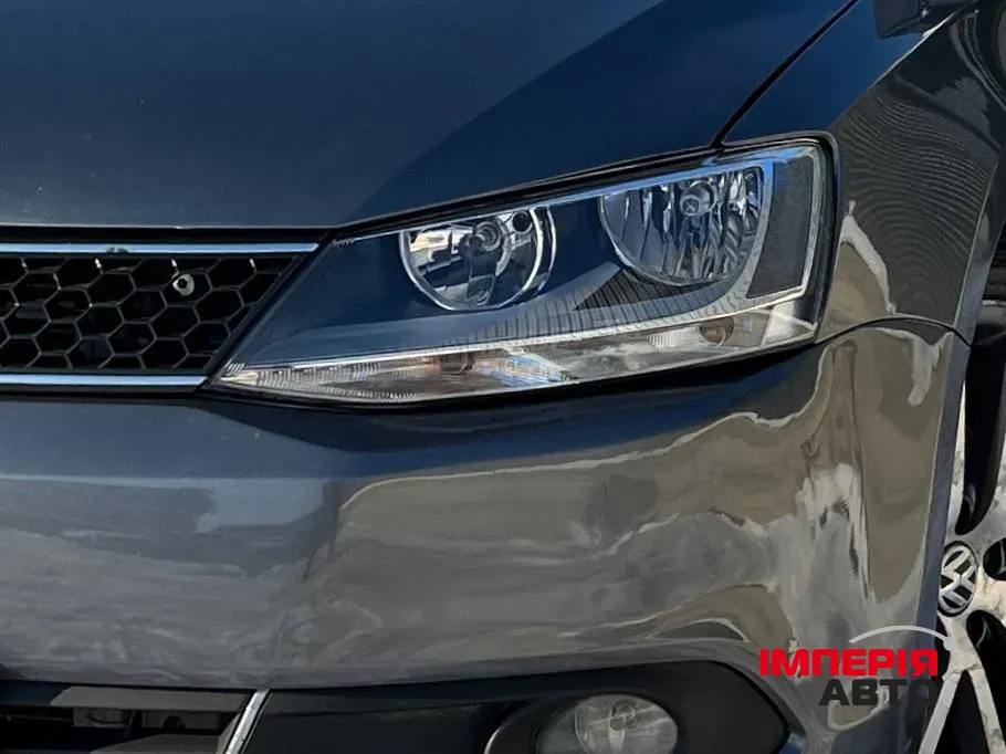 Volkswagen Jetta - фото 3