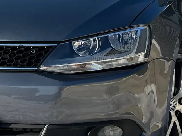 Volkswagen Jetta - фото 3