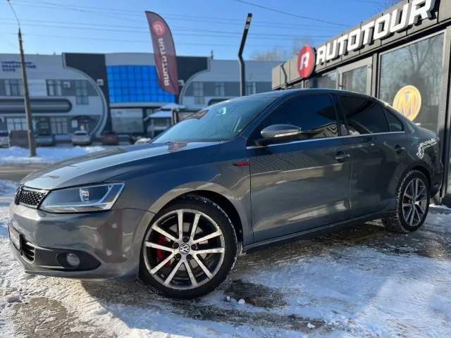 Volkswagen Jetta - фото 2