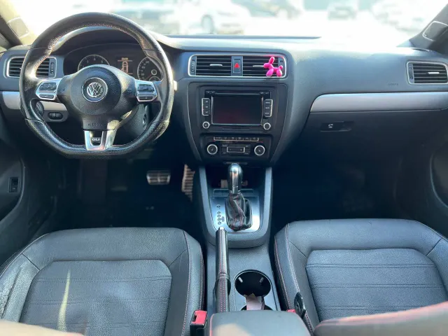 Volkswagen Jetta - фото 5