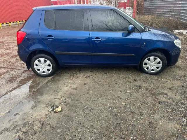 Skoda Fabia - фото 3
