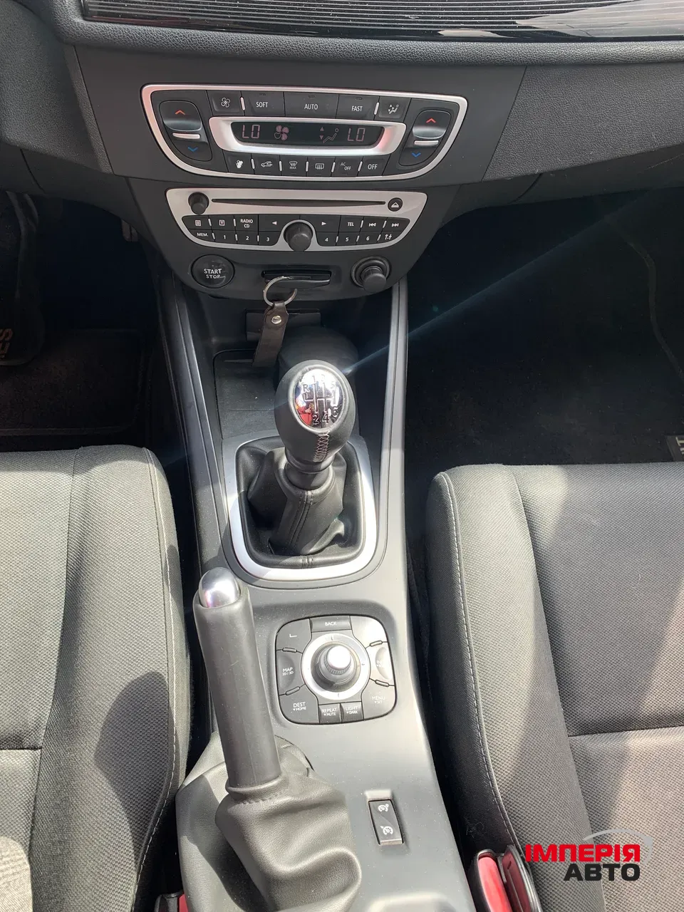 Renault Megane - фото 9