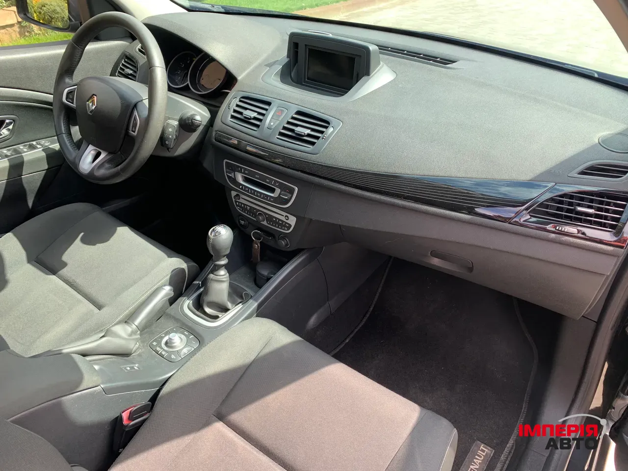 Renault Megane - фото 8