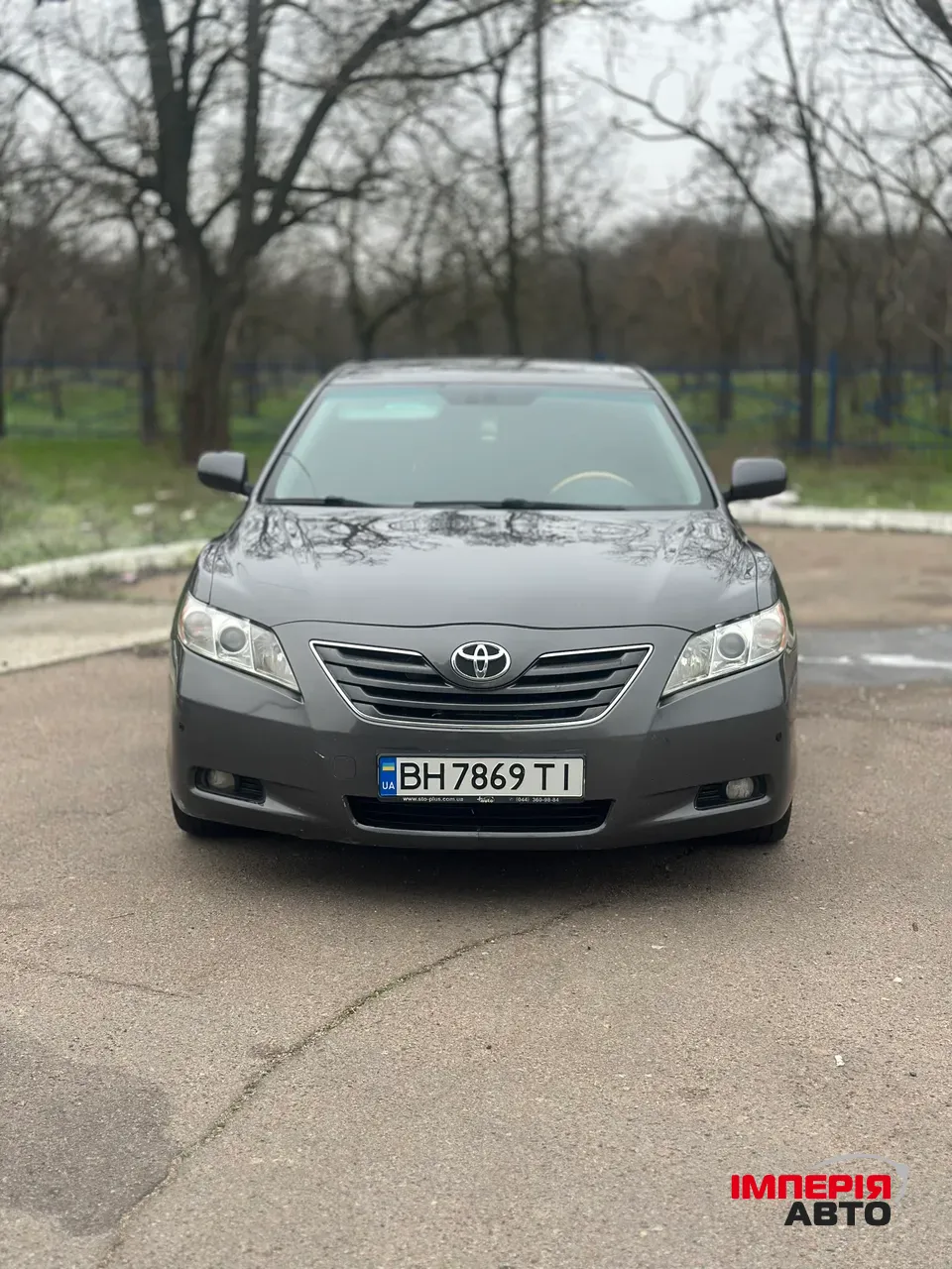Toyota Camry - фото 2