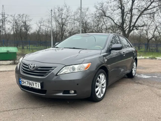 Toyota Camry - фото 4
