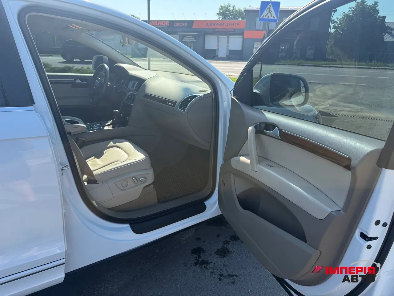 Audi Q7 - фото 9