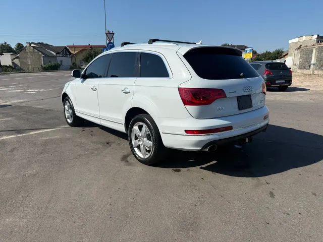 Audi Q7 - фото 5