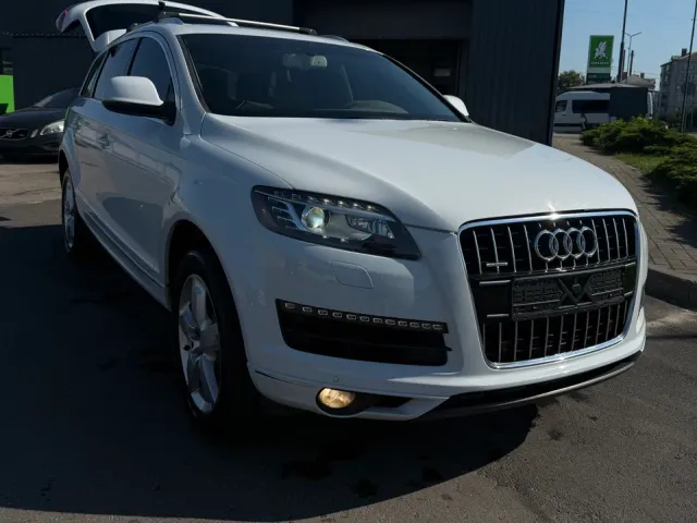 Audi Q7 - фото 1