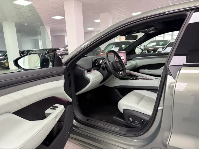 Zeekr 001 - фото 5