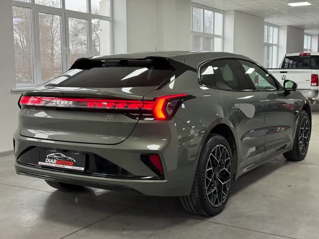 Zeekr 001 - фото 3