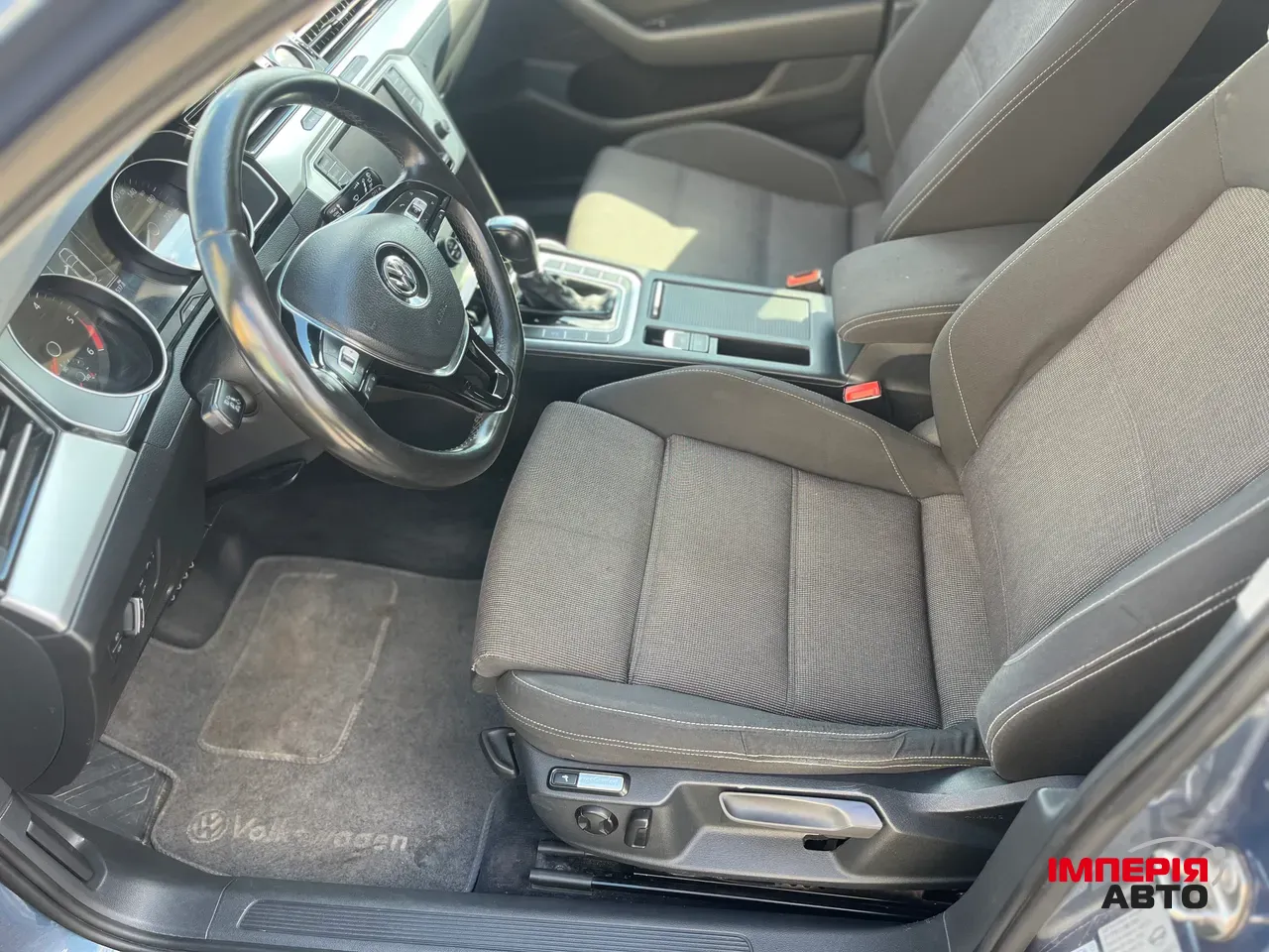 Volkswagen Passat - фото 4