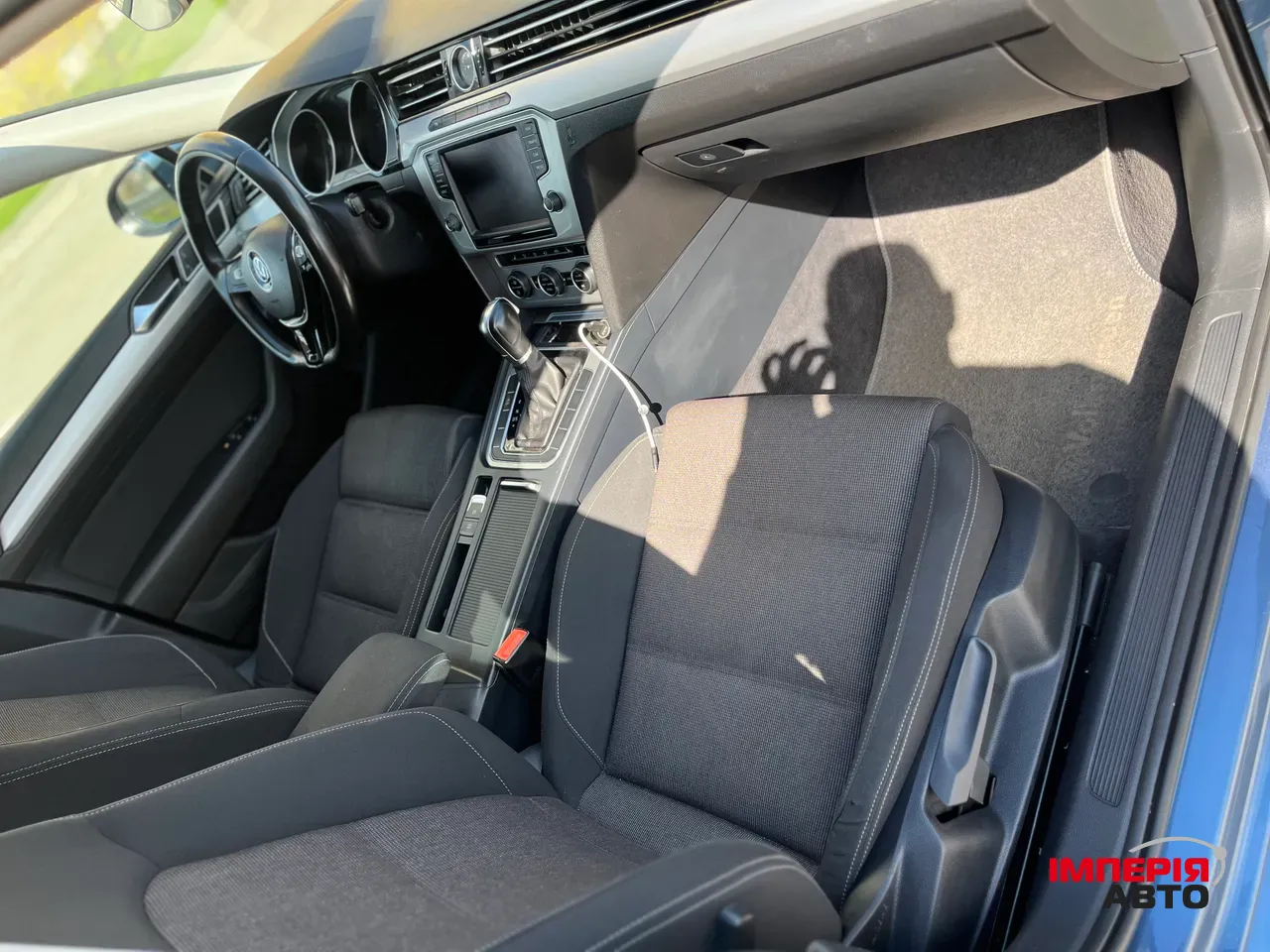 Volkswagen Passat - фото 6