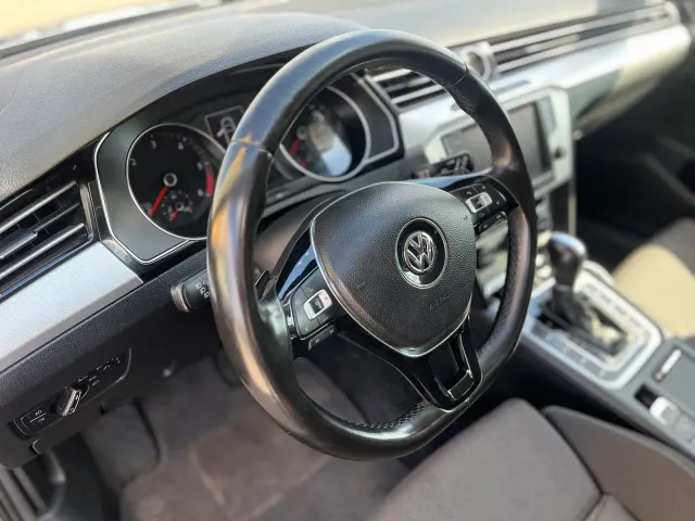 Volkswagen Passat - фото 5
