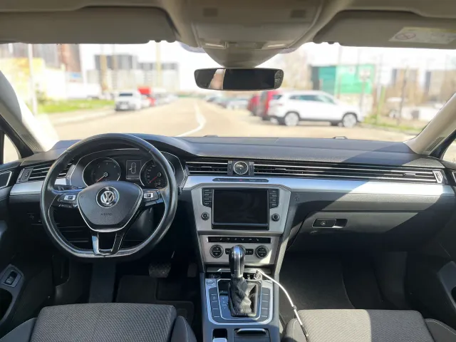 Volkswagen Passat - фото 3